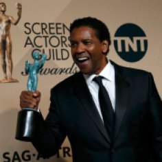 Denzel Washington poses with the award he won for Outstanding Performance by a Male Actor in a Leading Role for "Fences" backstage at the 23rd Screen Actors Guild Awards in Los Angeles, California, U.S., January 29, 2017. REUTERS/Mario Anzuoni